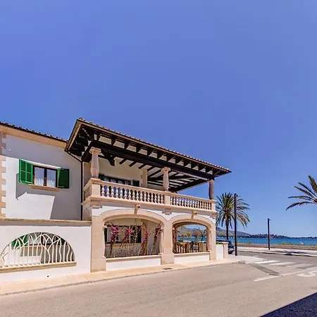 Stunning Waterfront Silver Unique Newly Converted Stylish House فيلة