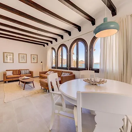 Stunning Waterfront Silver Unique Newly Converted Stylish House Villa