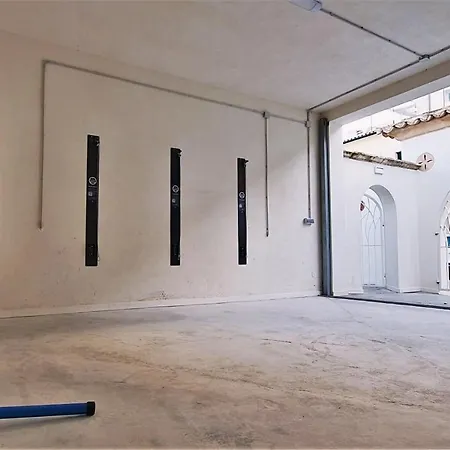 Stunning Waterfront Silver Unique Newly Converted Stylish House * بورت دي بوينسا